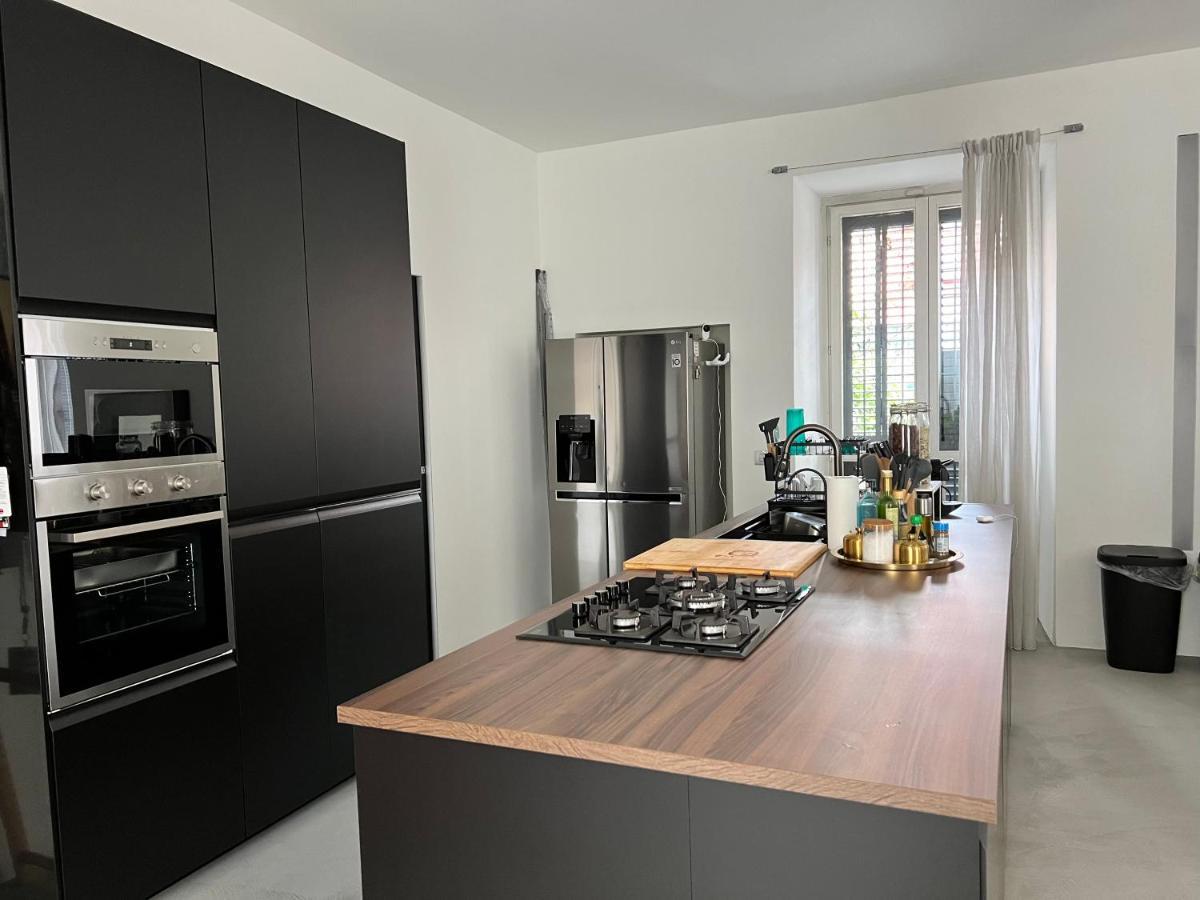 La Casa Di Wayne Villa โคโลญโญ มอนเซเซ ภายนอก รูปภาพ