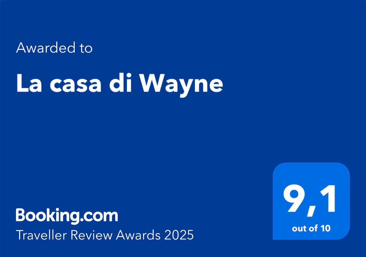 La Casa Di Wayne Villa โคโลญโญ มอนเซเซ ภายนอก รูปภาพ